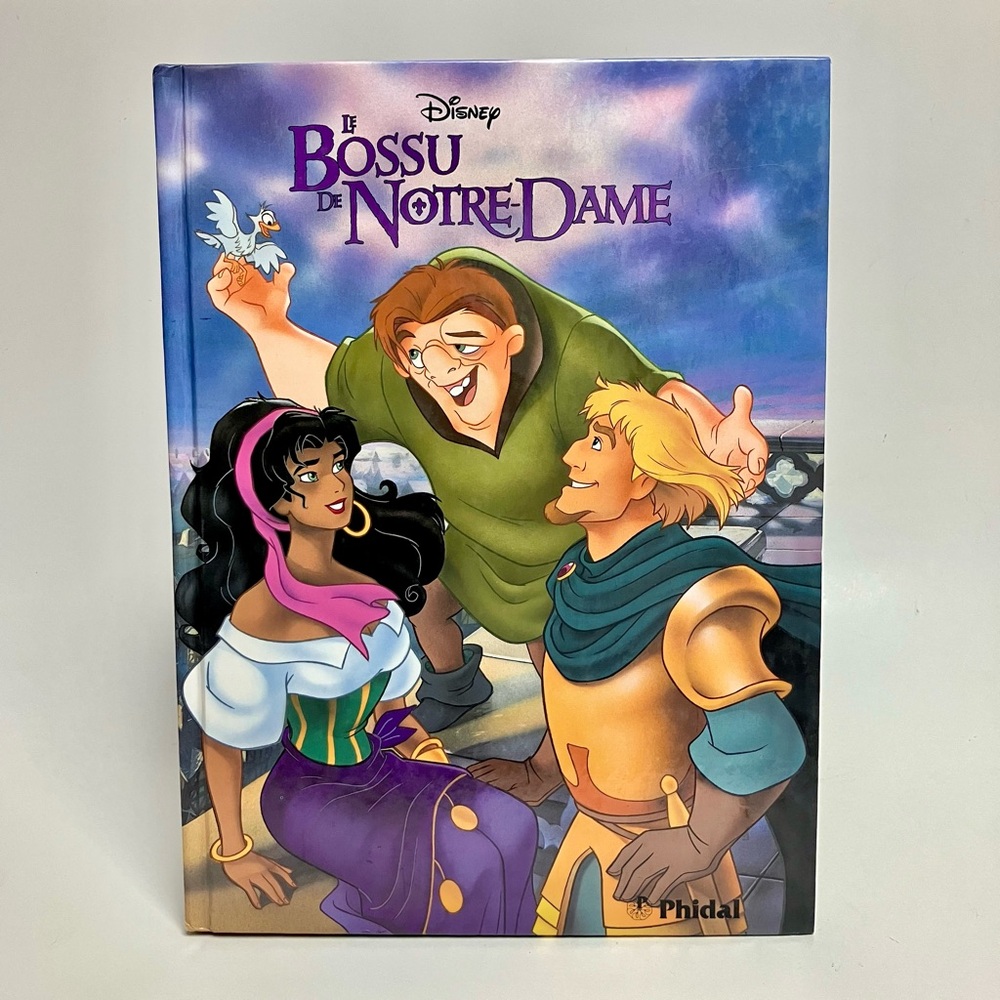 Vintage 90s Disney Le Bossu de Notre Dame French Book 1995 Original Book Smell!